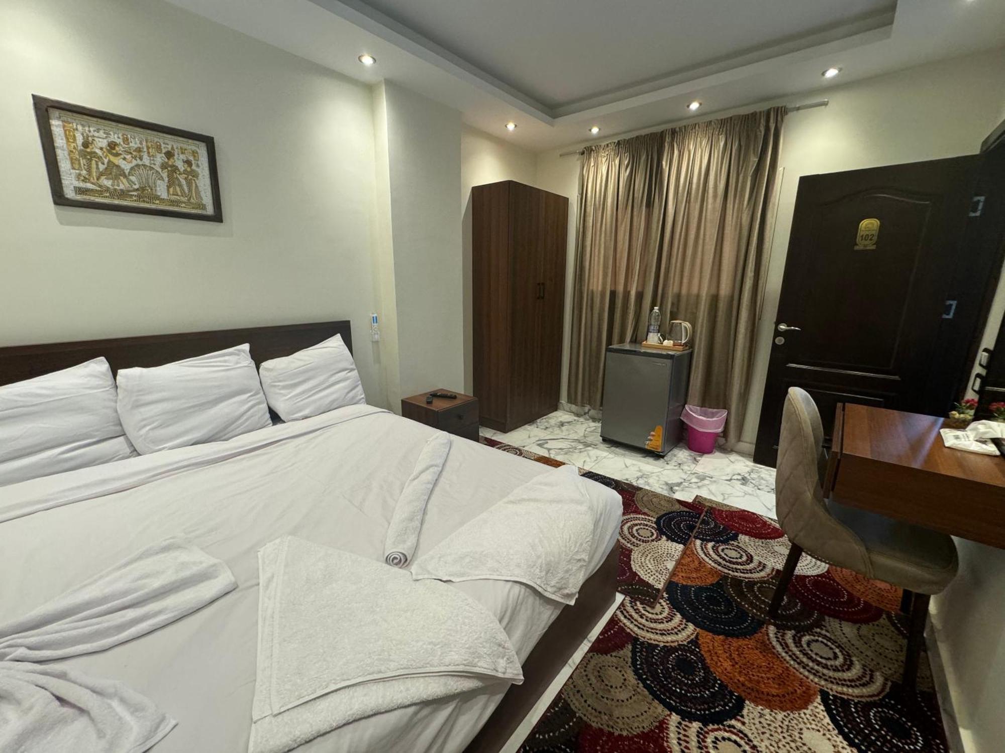Unique Pyramids Boutique Inn Kafrat al Jabal Exterior photo