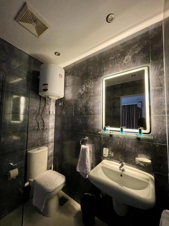 Unique Pyramids Boutique Inn Kafrat al Jabal Exterior photo