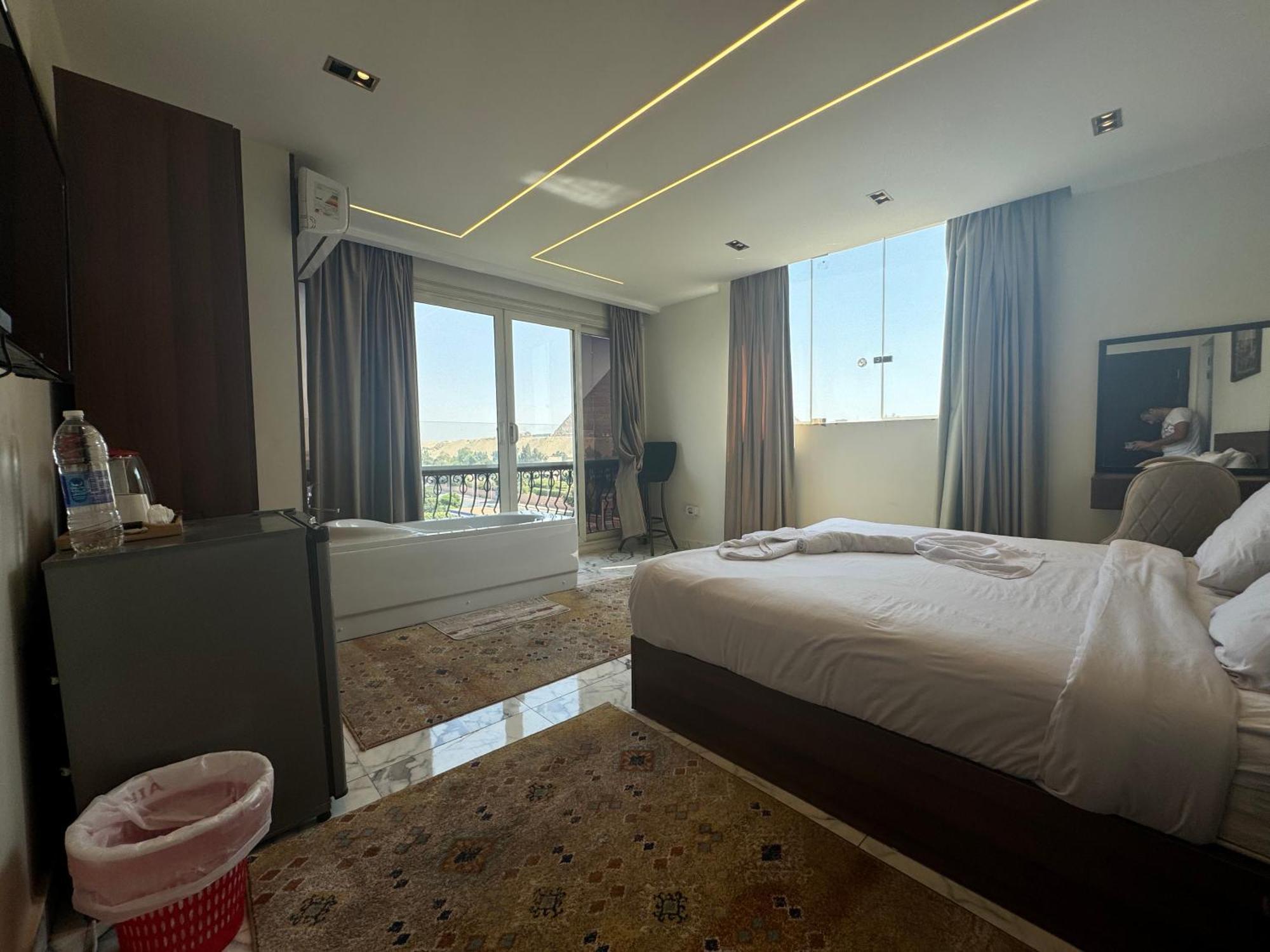 Unique Pyramids Boutique Inn Kafrat al Jabal Exterior photo